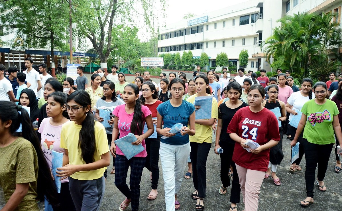 Students at Entrance Rankers